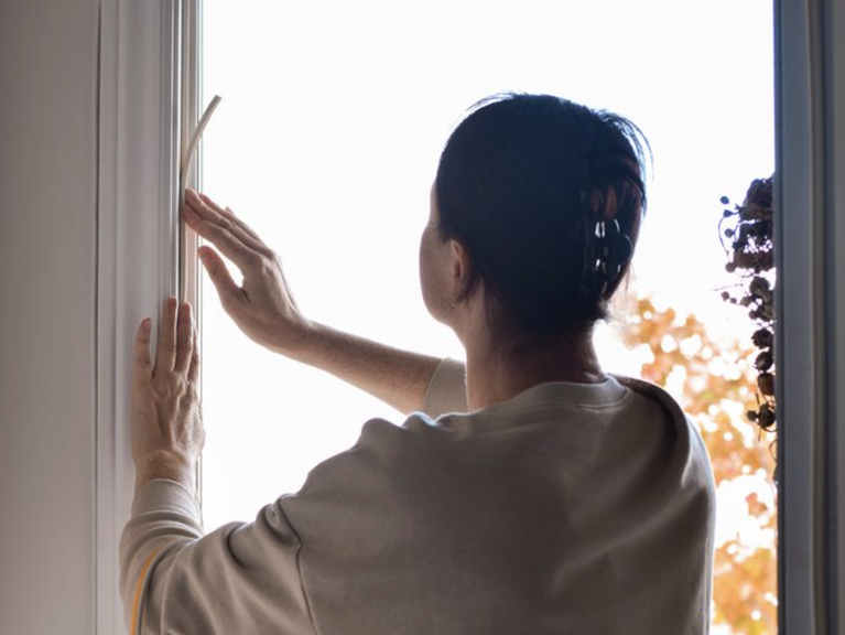25 Ways Real Families Are Quietly Cutting Their Monthly Bills